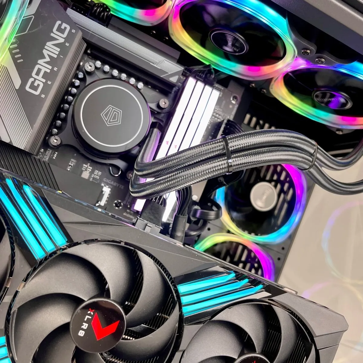 IGaming Core i5/i7 14700KF | RTX 4060 Ti-4070 Ti super | 32GB DDR5 Ram | Hyte 60 Pro Black