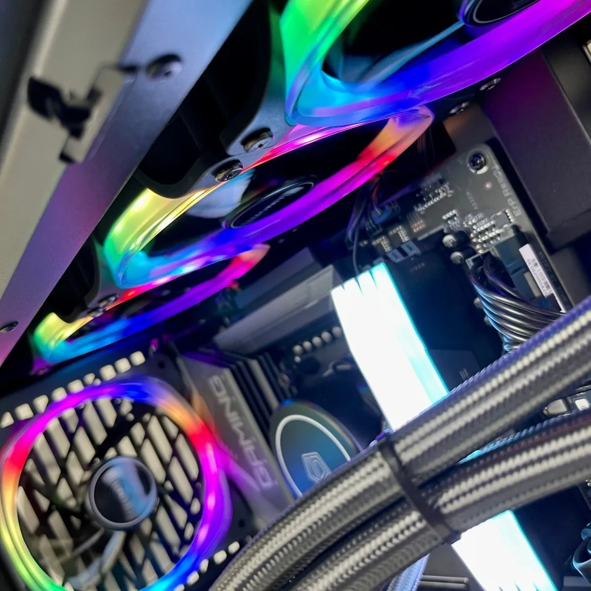 IGaming Core i5/i7 14700KF | RTX 4060 Ti-4070 Ti super | 32GB DDR5 Ram | Hyte 60 Pro Black