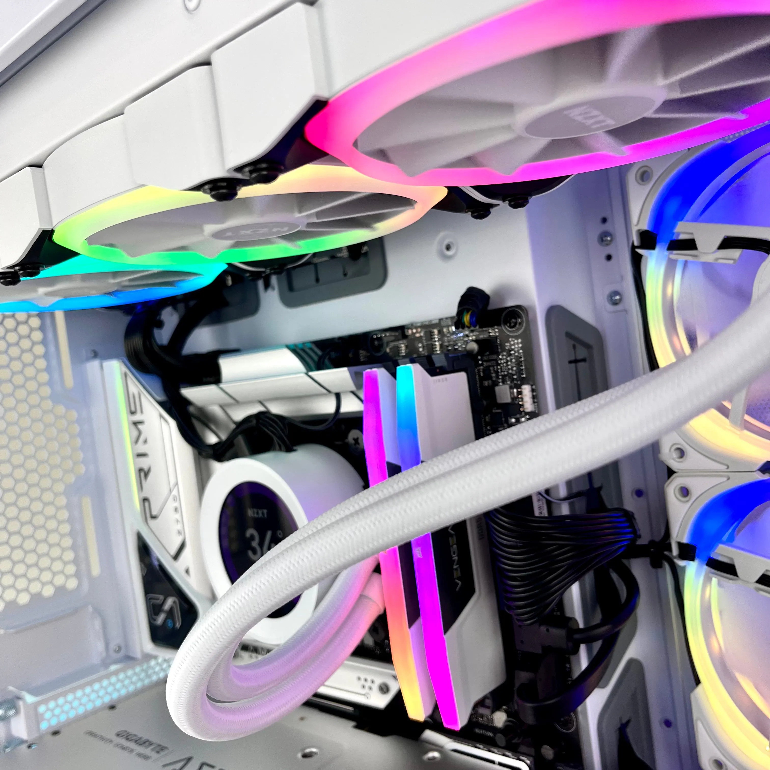 IGaming Core i7 14700KF | RTX 4080 super Aero OC | Kraken Evo