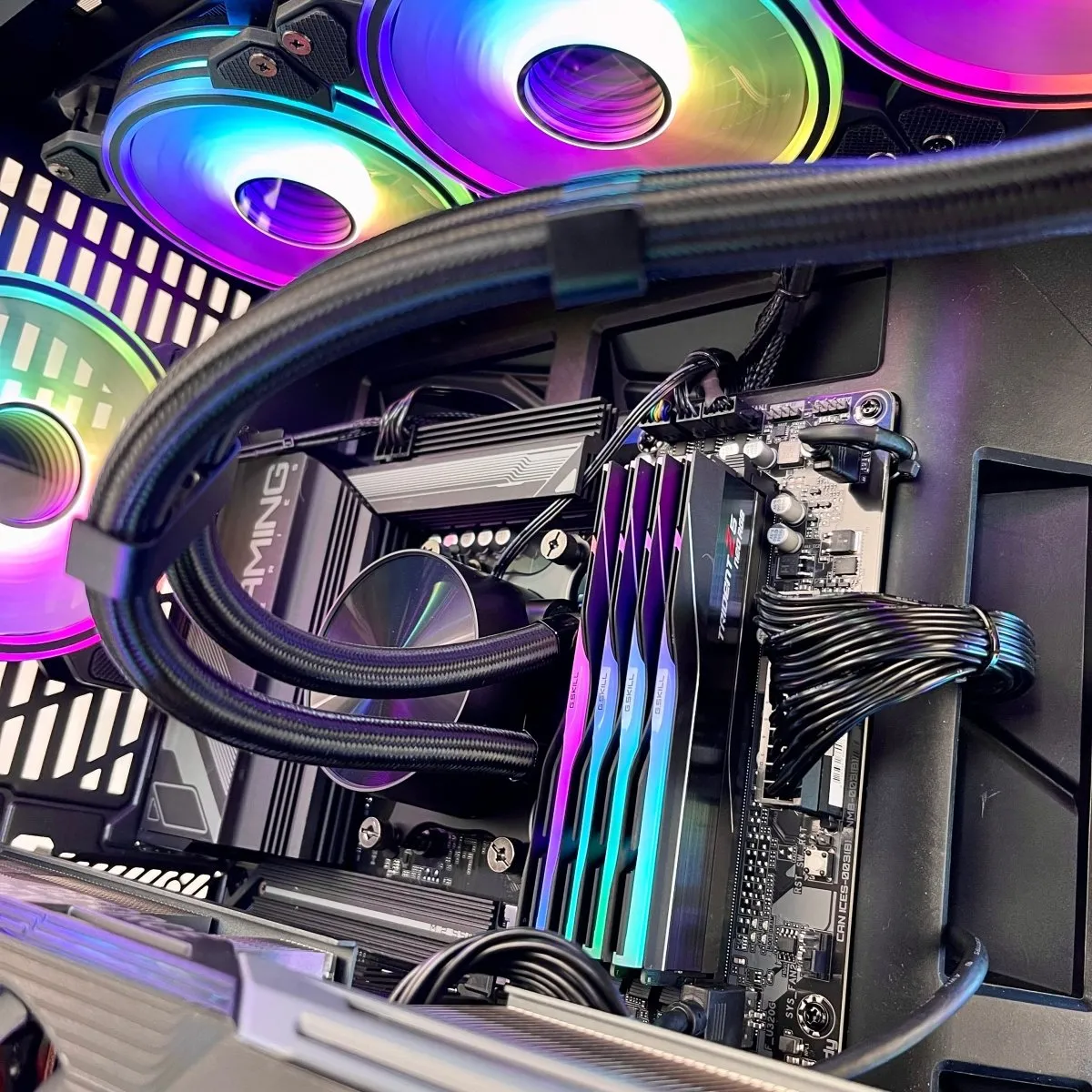 IGaming Core i7/9 14900KF | RTX 4070TI Super-4090 | Y70 Touch Pro
