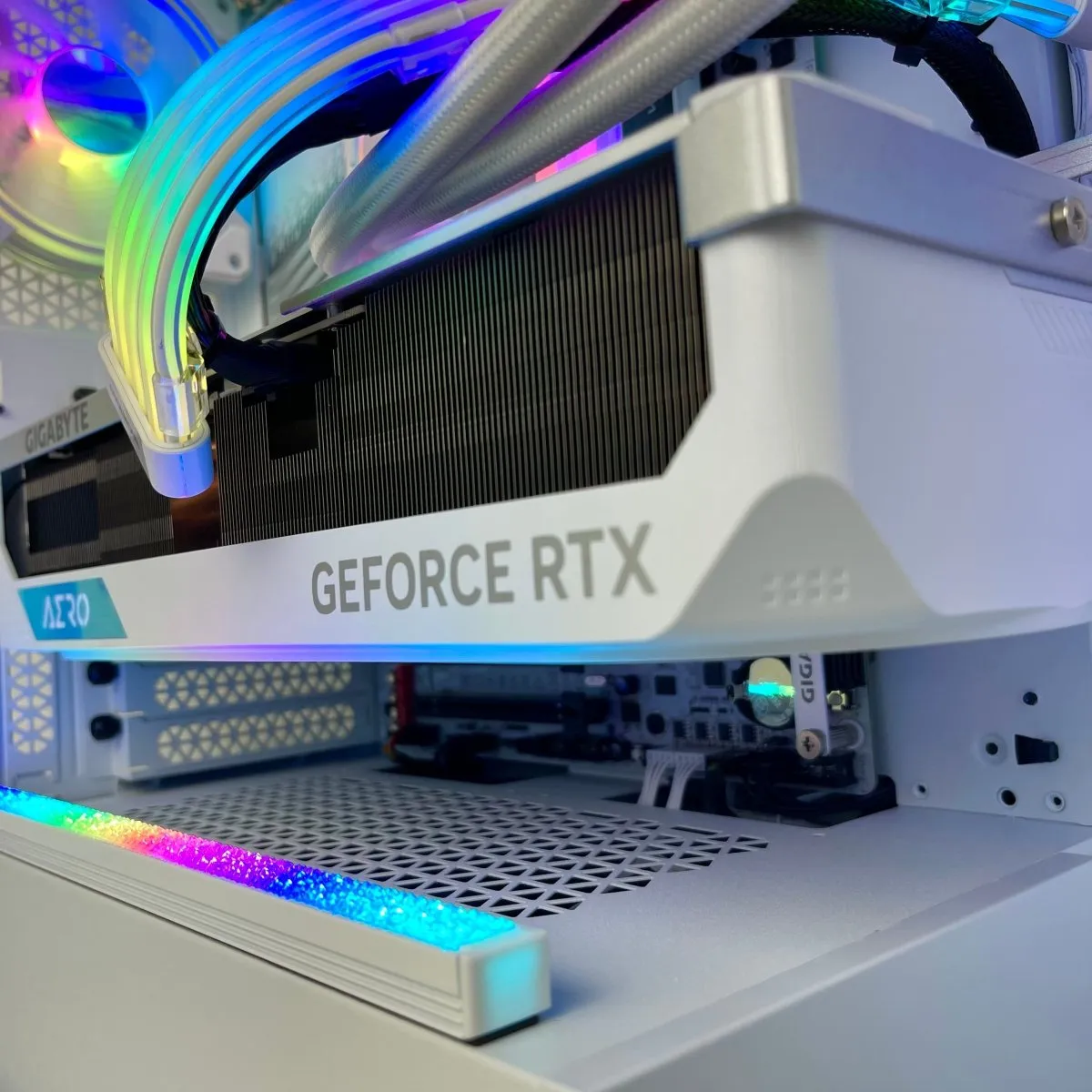 IGaming Intel Core i9 14900KF | RTX 4080S-4090 | 64GB Ram | 5000D Titan Frostfiend