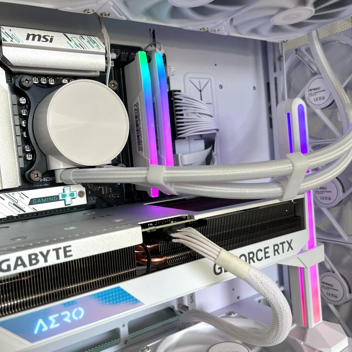 IGaming Ryzen 5-7 9700X | RTX 4060-4070Ti Super | Antec Premium Flux - White