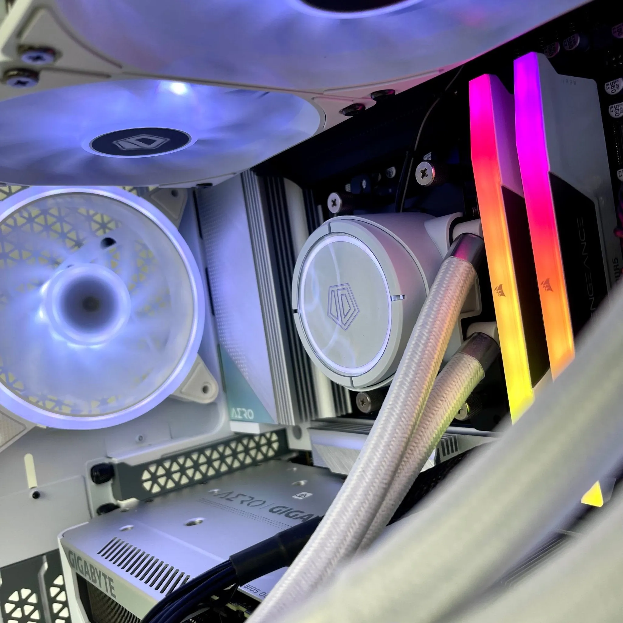 IGaming Ryzen 7 7700x | RTX 4070 Ti/4080 Super | 32GB DDR5 ArcticBlaze 4000D