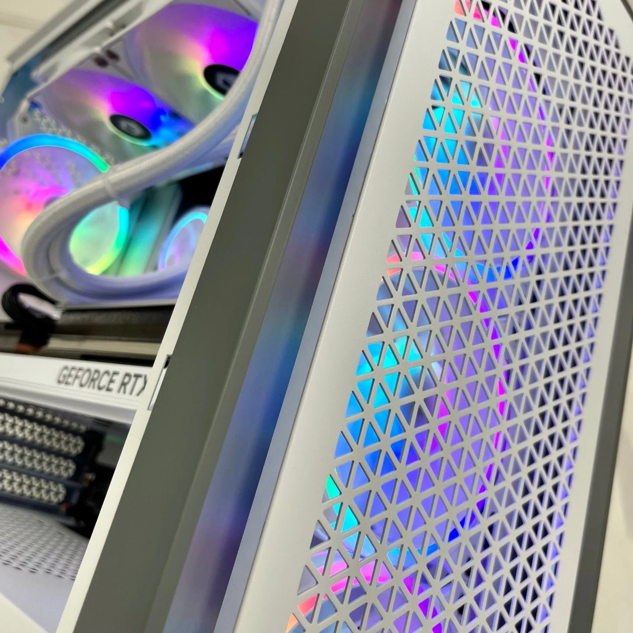 IGaming Ryzen 7 7700x | RTX 4070 Ti/4080 Super | 32GB DDR5 ArcticBlaze 4000D