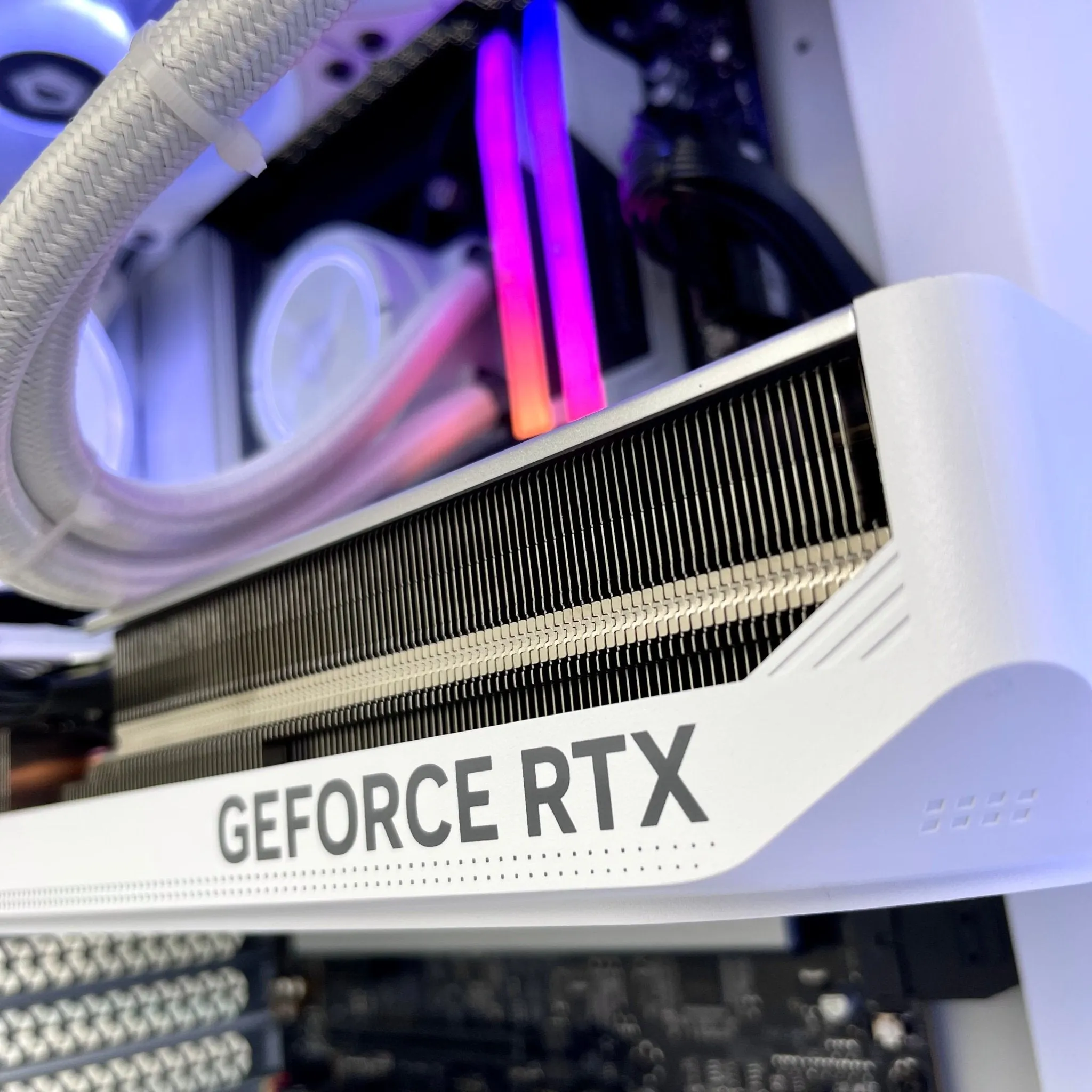 IGaming Ryzen 7 7700x | RTX 4070 Ti/4080 Super | 32GB DDR5 ArcticBlaze 4000D