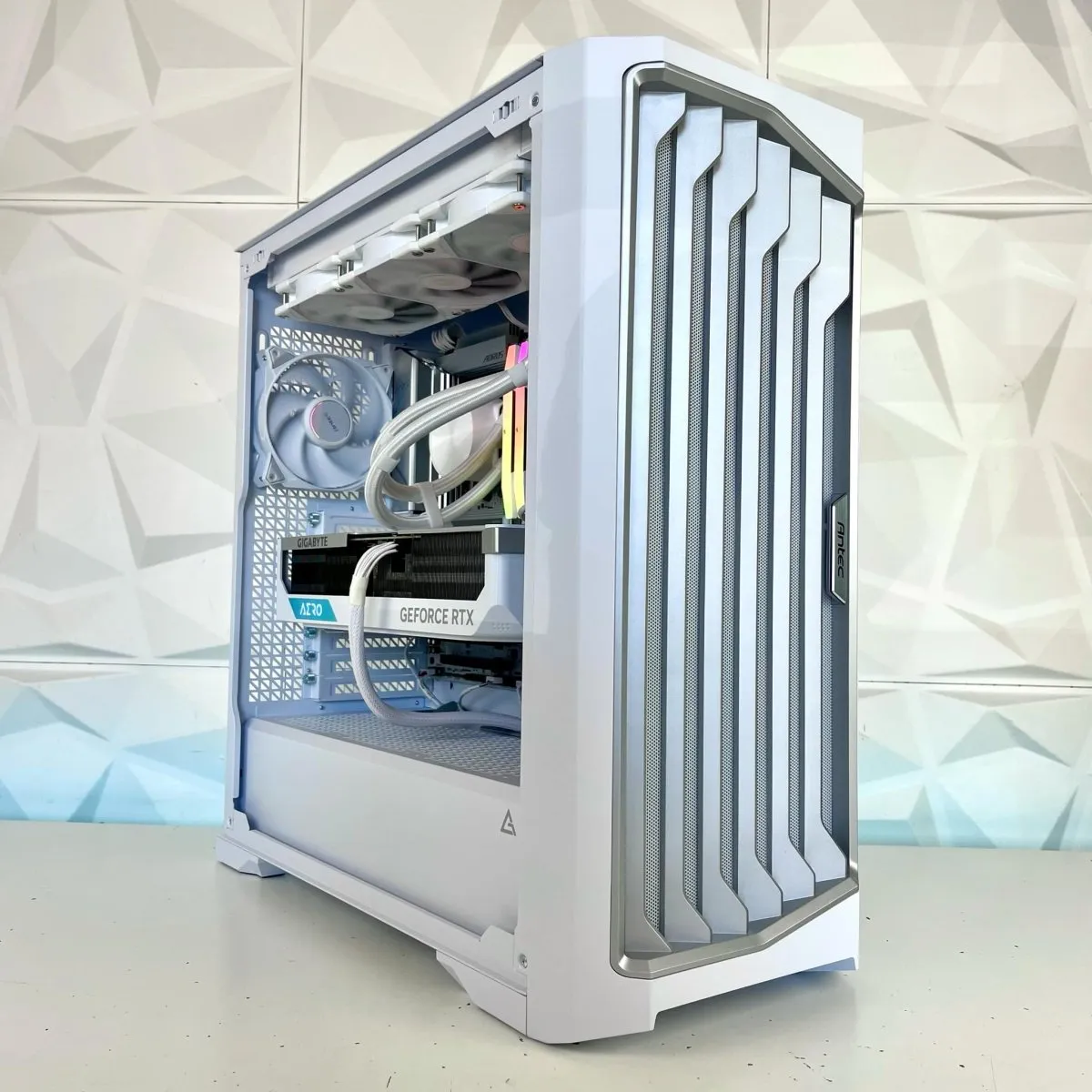 iGaming Ryzen 7/9 7950X3D | RTX 4070-4090 | Performance P1 Arctic