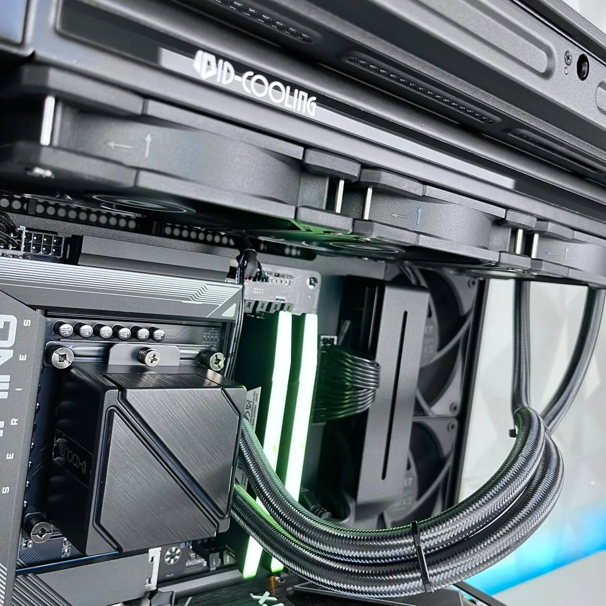 IGaming Ryzen 7/9 7950X3D | RTX 4070TI-4090 | H9 Stealth Performance