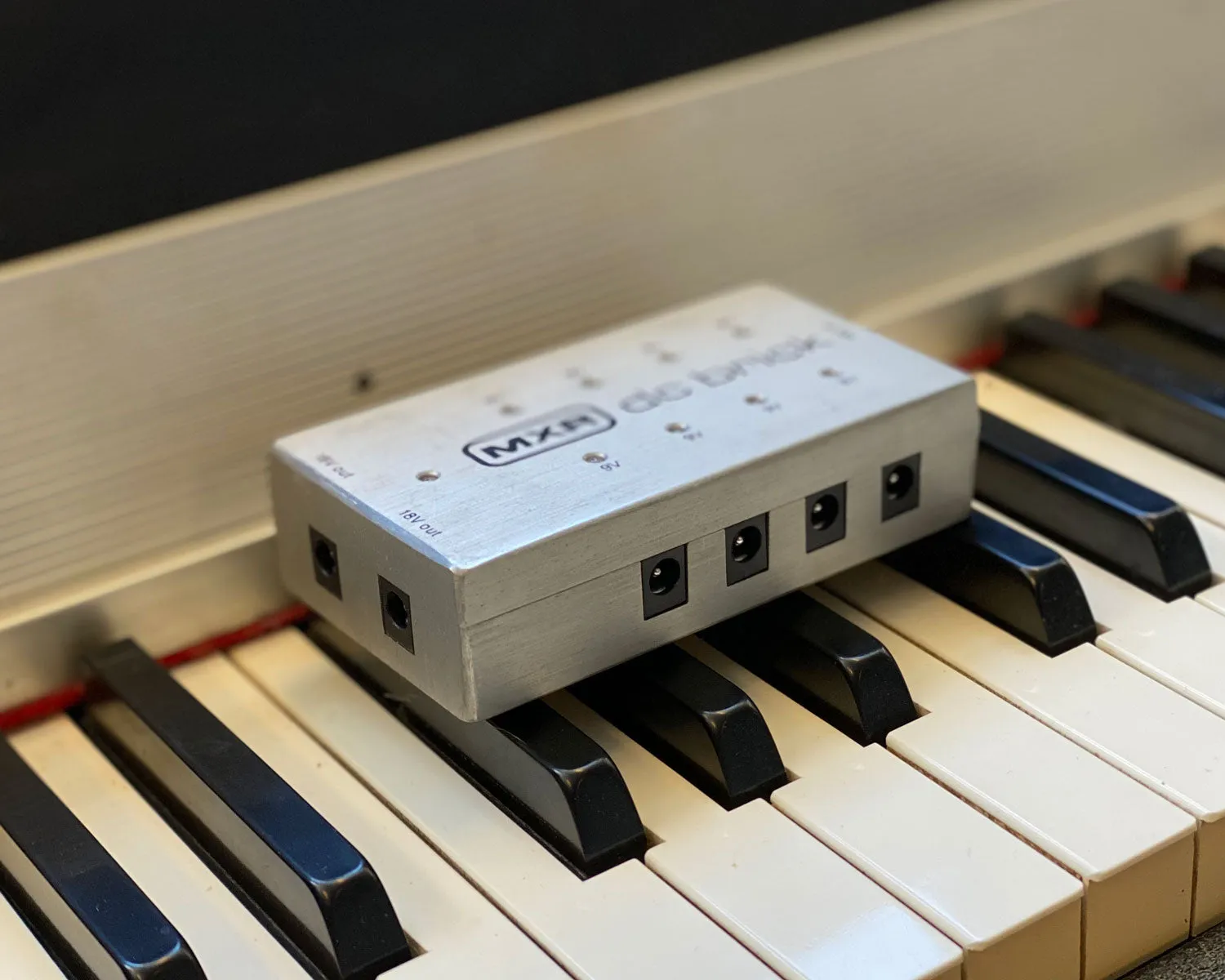 MXR DC Brick Power Supply