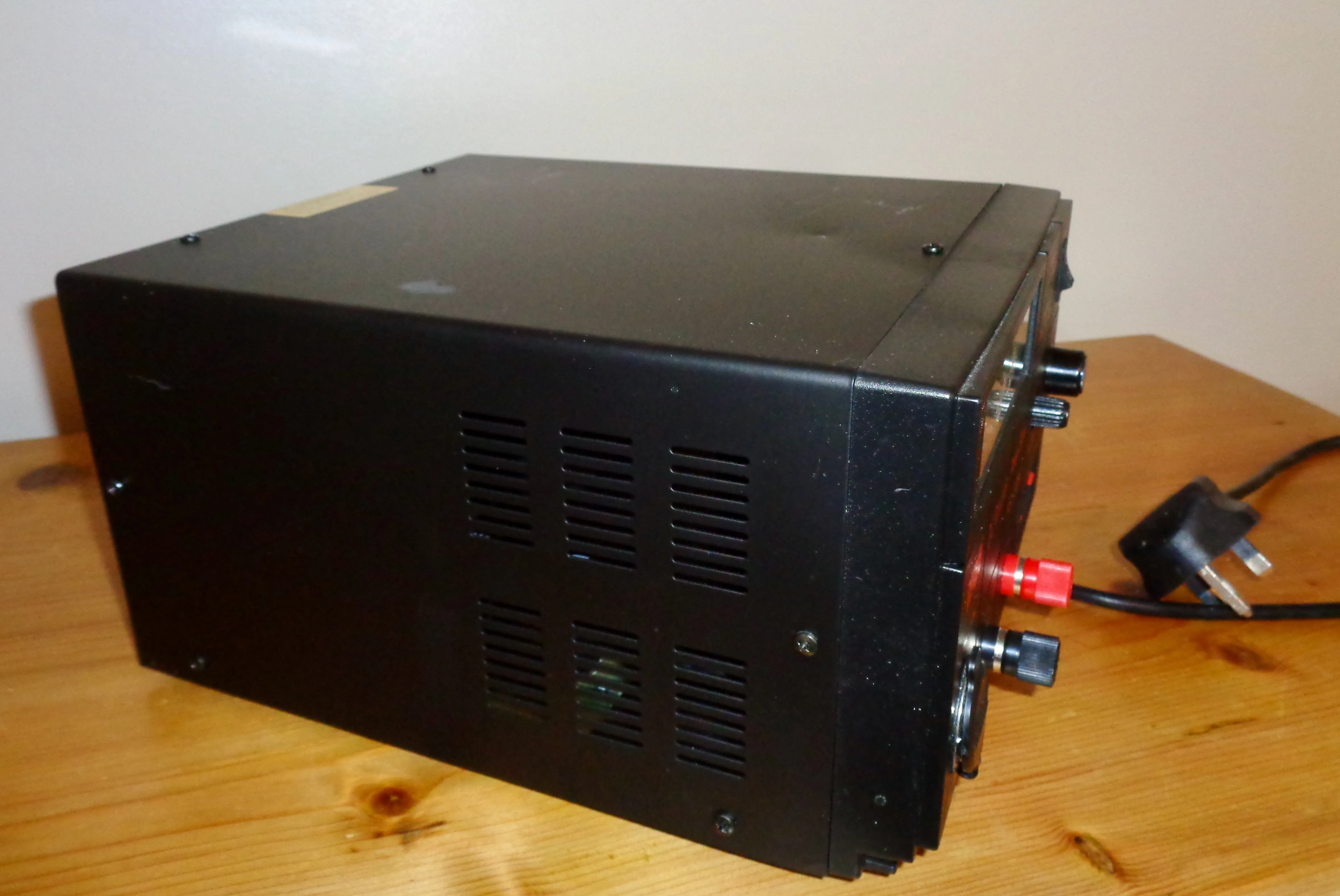 Nevada PS30M DC Regulated Power Supply Unit 25-30 Amp PSU 240V 50Hz