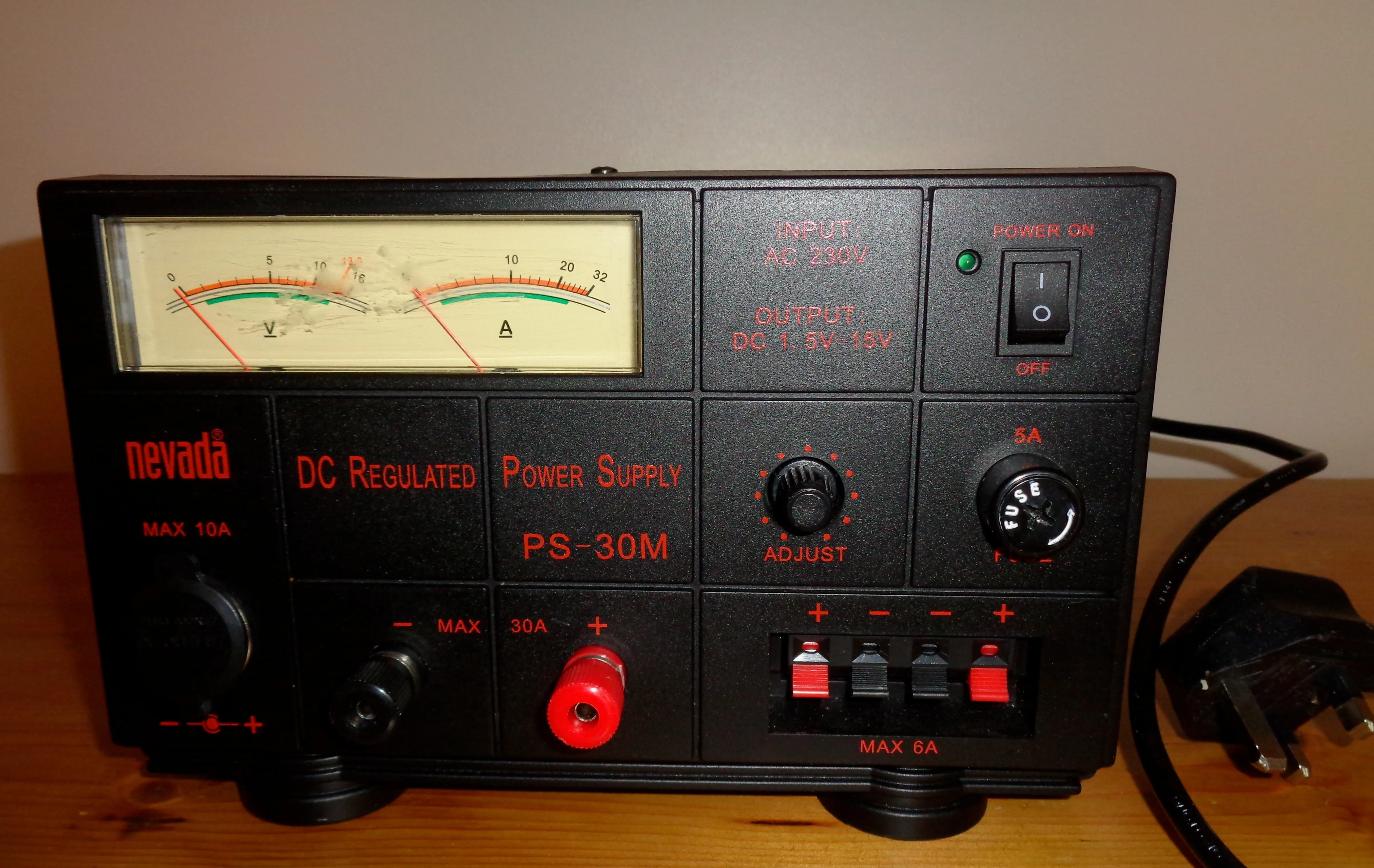 Nevada PS30M DC Regulated Power Supply Unit 25-30 Amp PSU 240V 50Hz