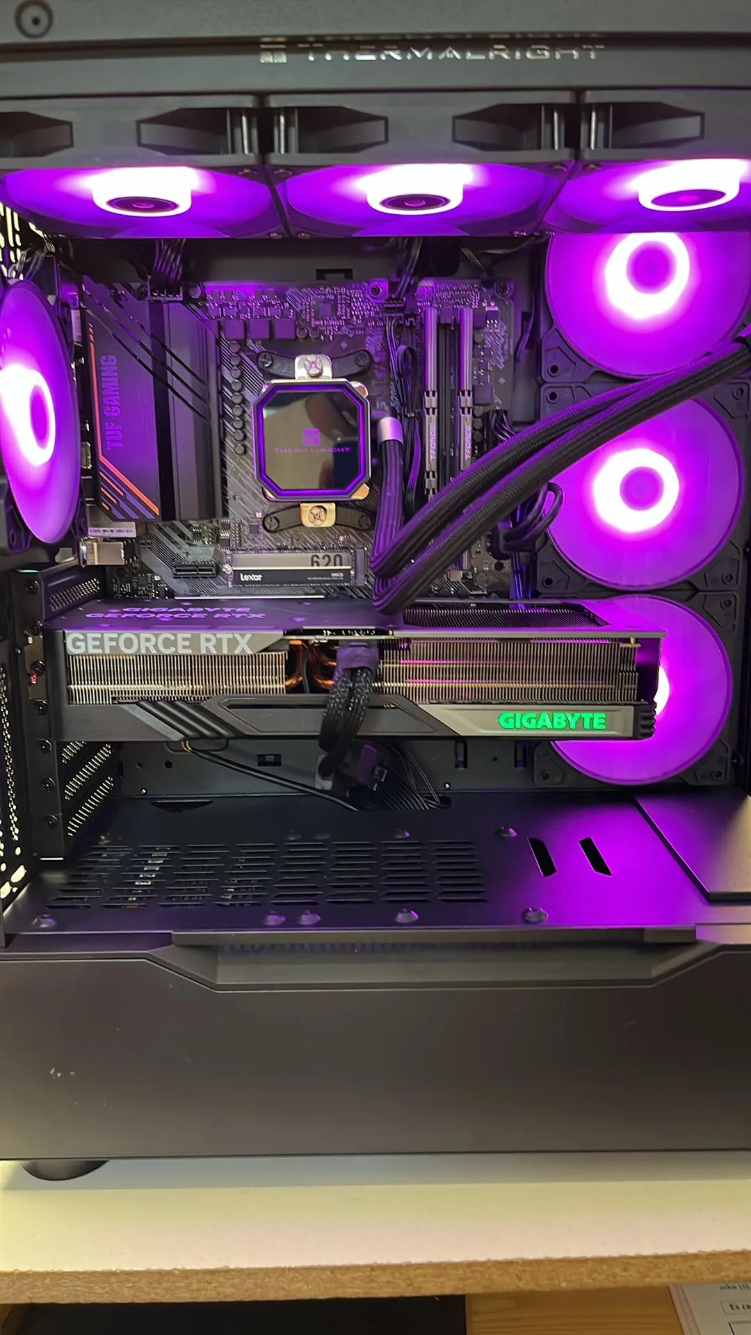 PC GAMING NEUF RYZEN 7 5700X 3,4GHz 32GB DDR4 SSD M.2 1TB NVMe RTX4070 OC 12GB 3 FANS