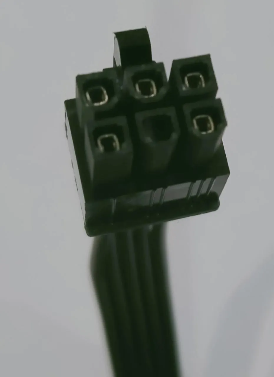 Pi ® (PiPlus®) PCI-e 6Pin Male 1 to 3 SATA Power Supply Cable