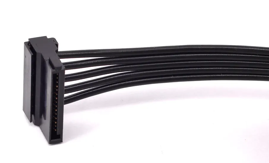 Pi ® (PiPlus®) PCI-e 6Pin Male 1 to 3 SATA Power Supply Cable