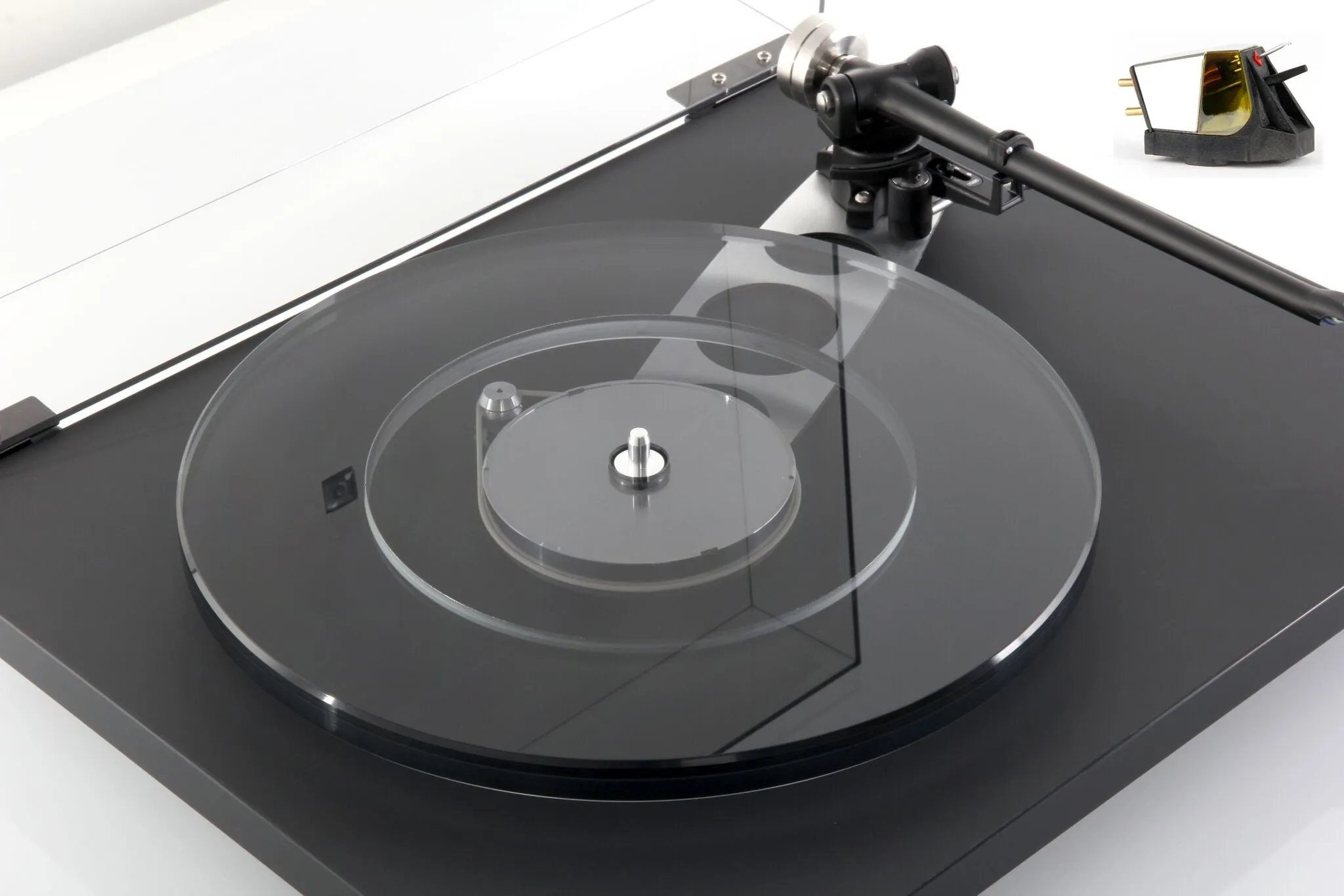Rega Planar 6 Turntable with Neo TT-PSU Power Supply Upgrade