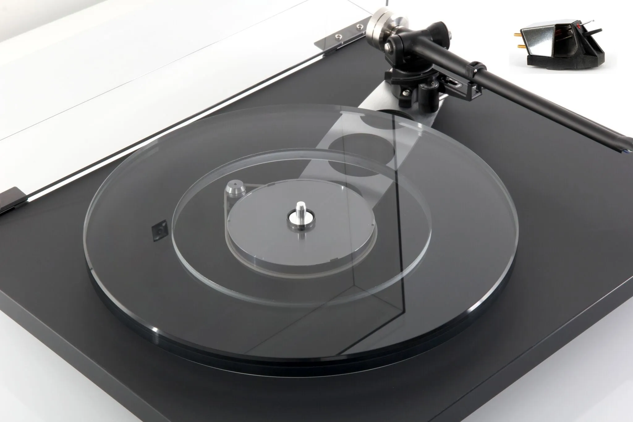 Rega Planar 6 Turntable with Neo TT-PSU Power Supply Upgrade