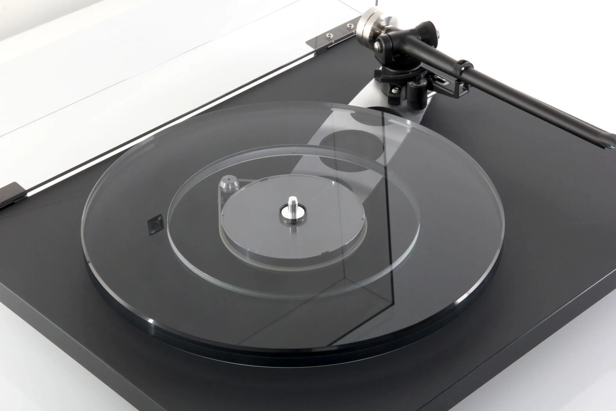 Rega Planar 6 Turntable with Neo TT-PSU Power Supply Upgrade