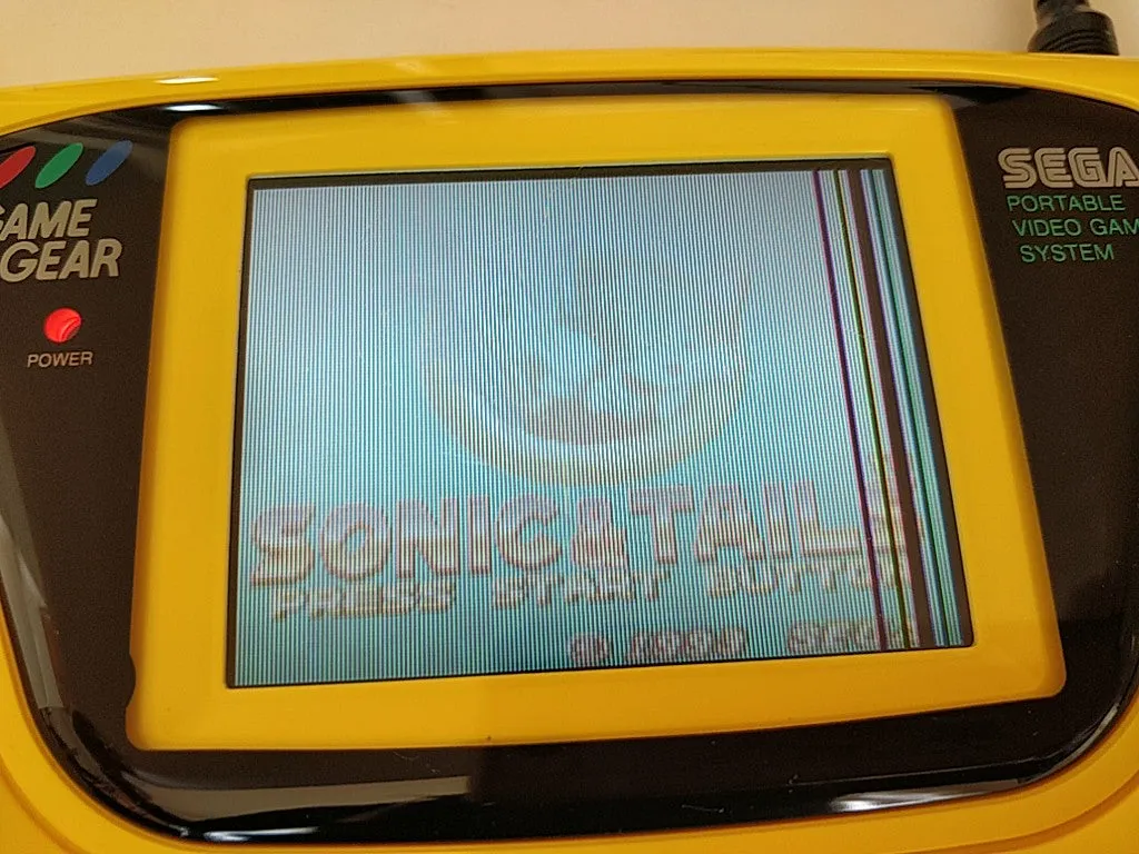 SEGA GAME GEAR HGG-3223 Yellow color Handheld Console/Has dead pixel line-d0223-