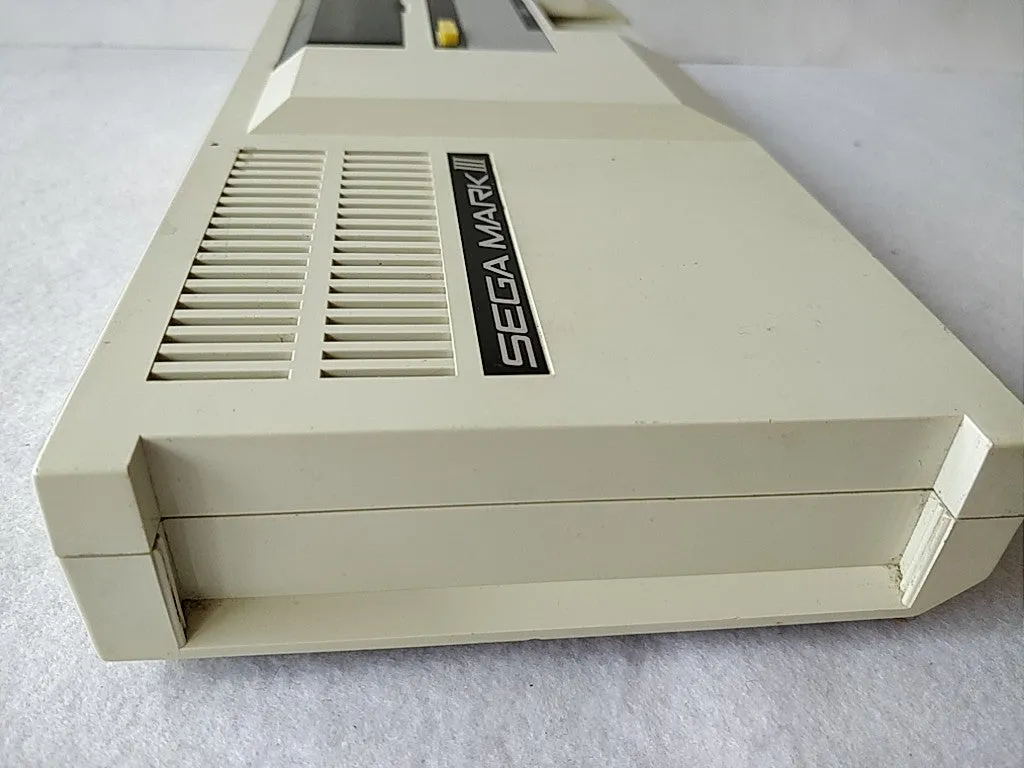 SEGA MARK 3 III CONSOLE (Sega Master System) ,Pads,PSU,AV cable,Game set-c0423-