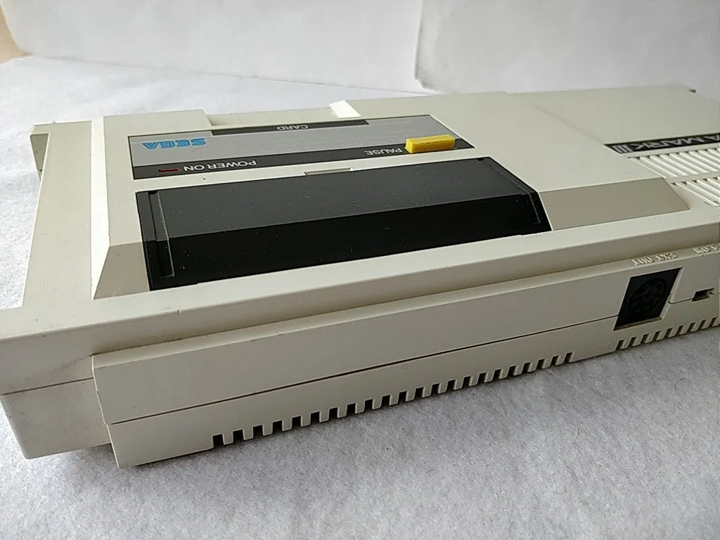 SEGA MARK 3 III CONSOLE (Sega Master System) ,Pads,PSU,AV cable,Game set-c0423-