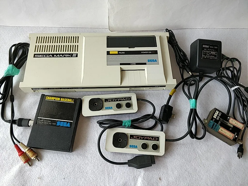 SEGA MARK 3 III CONSOLE (Sega Master System) ,Pads,PSU,AV cable,Game set-c0423-