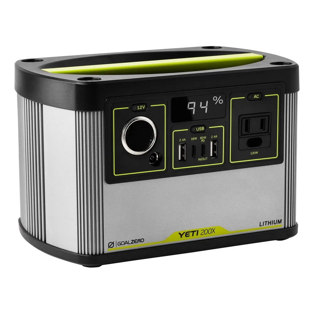 Yeti 200X   Boulder 100 BC Solar Generator